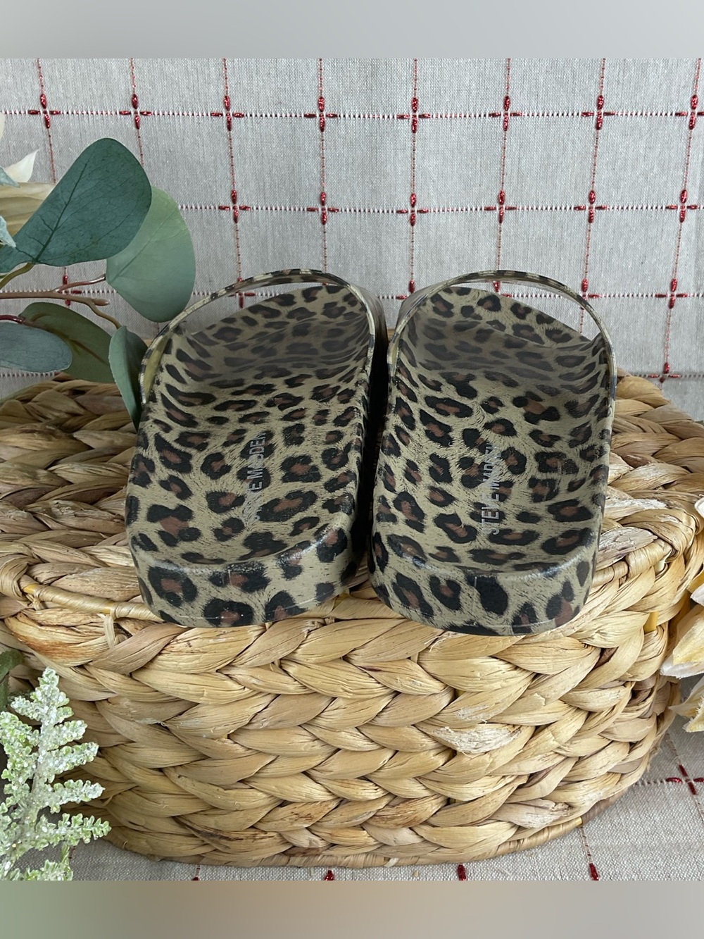 Steve Madden Sofi Leopard Print Slides Women’s Sz 6 PreLoved Sandals Pool Slides - Picture 3 of 8